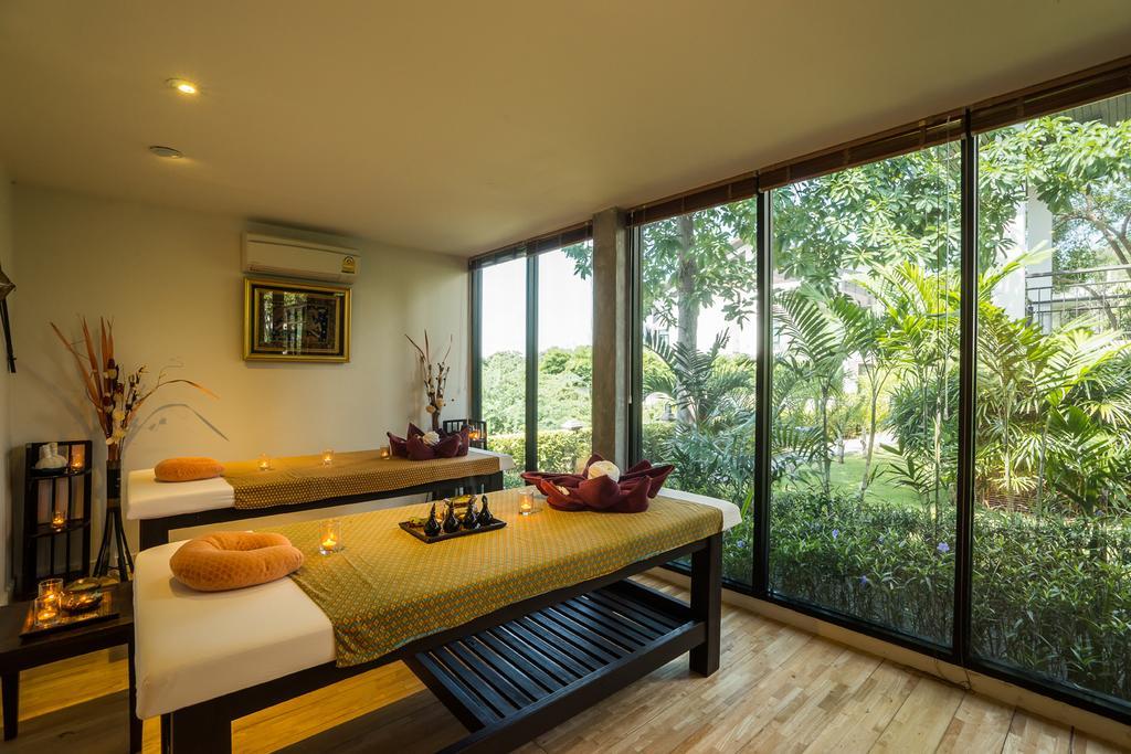 I Tara Resort & Spa Haad Chao Samran Buitenkant foto
