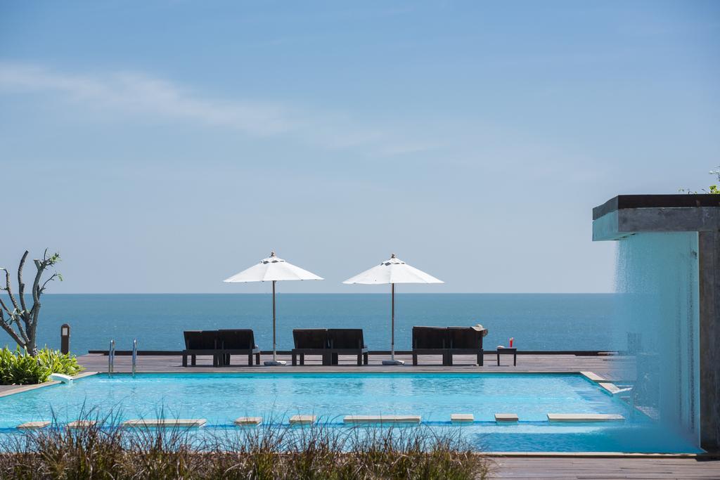 I Tara Resort & Spa Haad Chao Samran Buitenkant foto