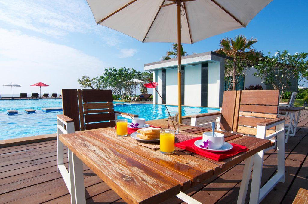 I Tara Resort & Spa Haad Chao Samran Buitenkant foto